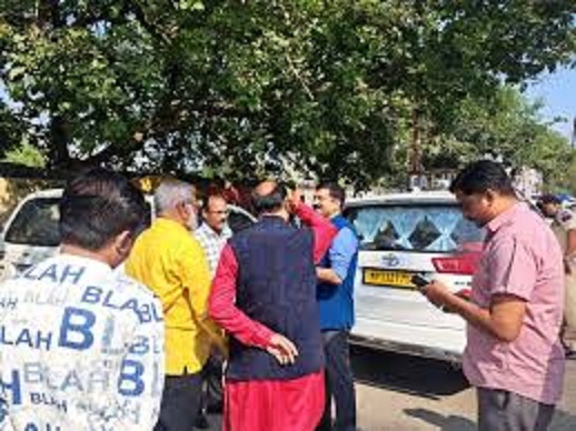 कपड़ा व्यापारी के साथ दिनदहाड़े लूट