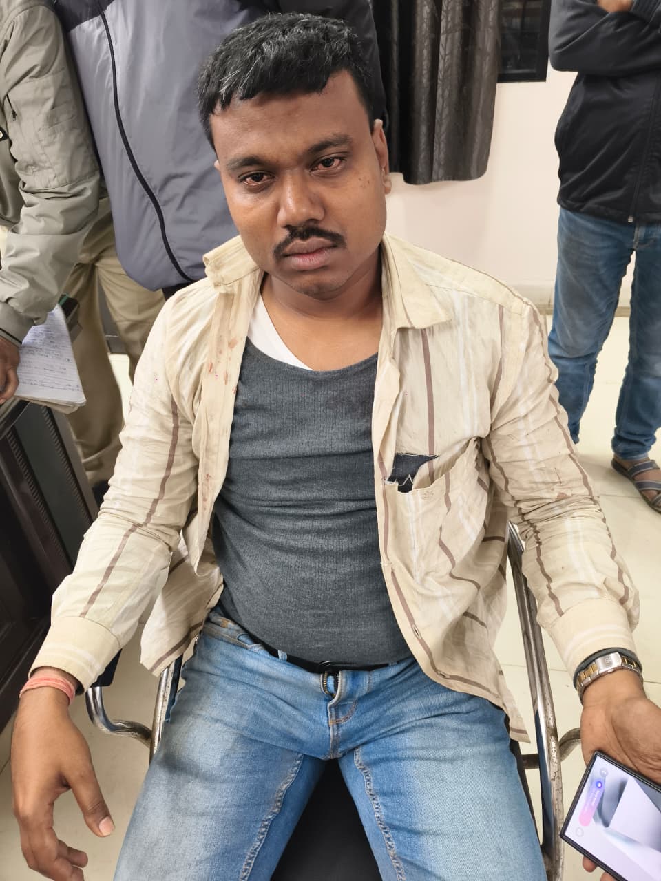 पीड़ित तहसीलदार