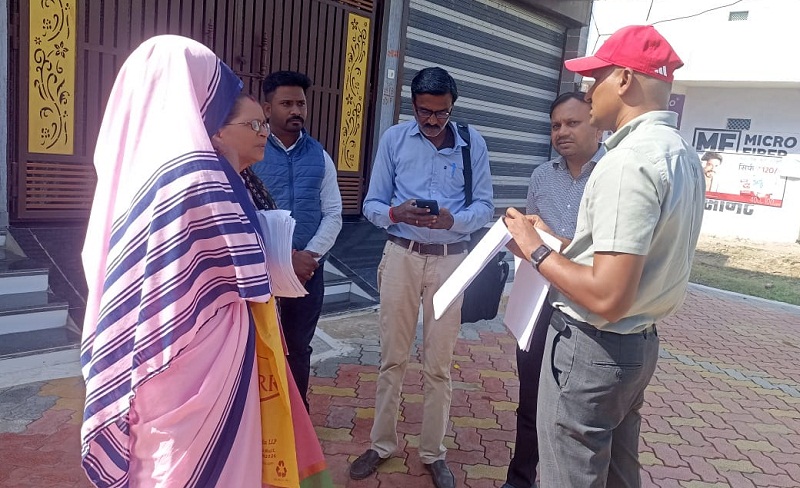 कलेक्टर ने किया कृषि उपज मंडी एवं एसआईआर प्रक्रिया का निरीक्षण