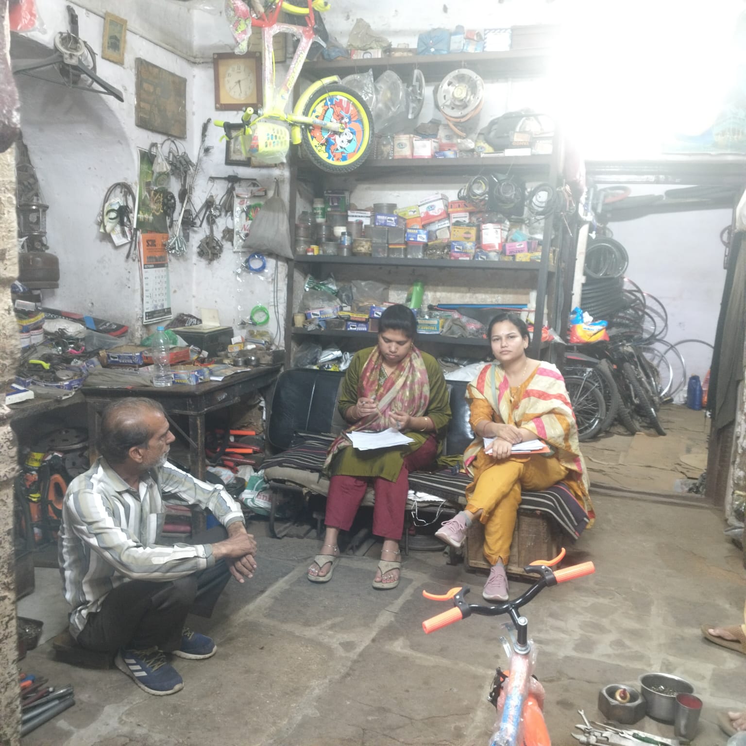 शिकायत पर कार्रवाई,सिलेंडर जब्त