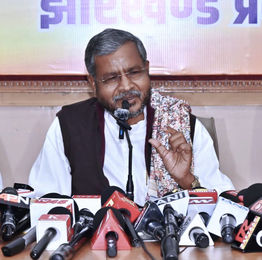 भाजपा प्रदेश अध्यक्ष बाबूलाल प्रेस वार्ता करते भाजपा प्रदेश अध्यक्ष बाबूलाल प्रेस वार्ता करते