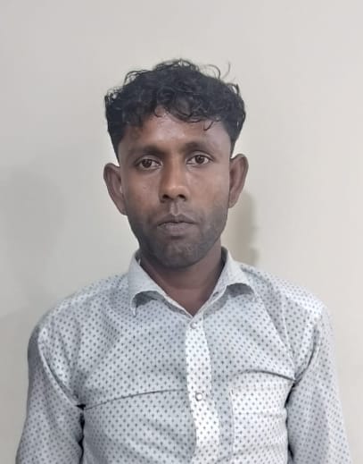 ‘रै रै बिनाले’ फिल्म पाइरेसी मामले में गिरफ्तार आरोपित की तस्वीर।