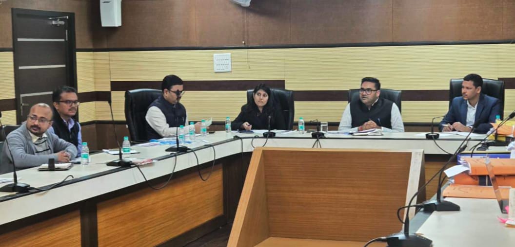 बैठक की तस्वीर बैठक की तस्वीर