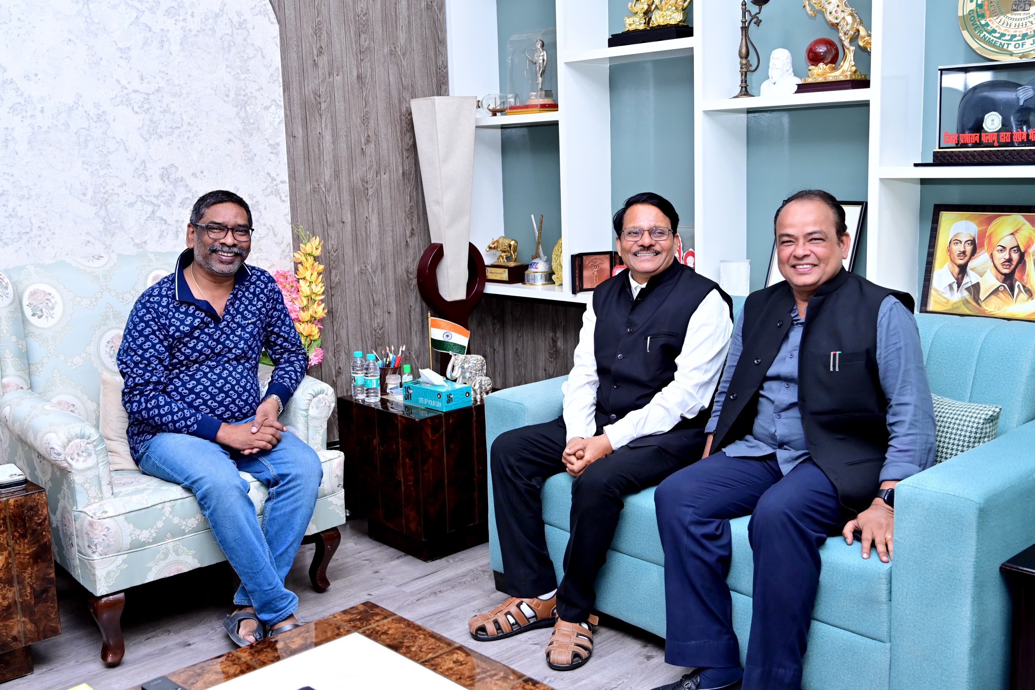 मुख्यमंत्री, झारखंड कांग्रेस प्रभारी और मंत्री मुख्यमंत्री, झारखंड कांग्रेस प्रभारी और मंत्री