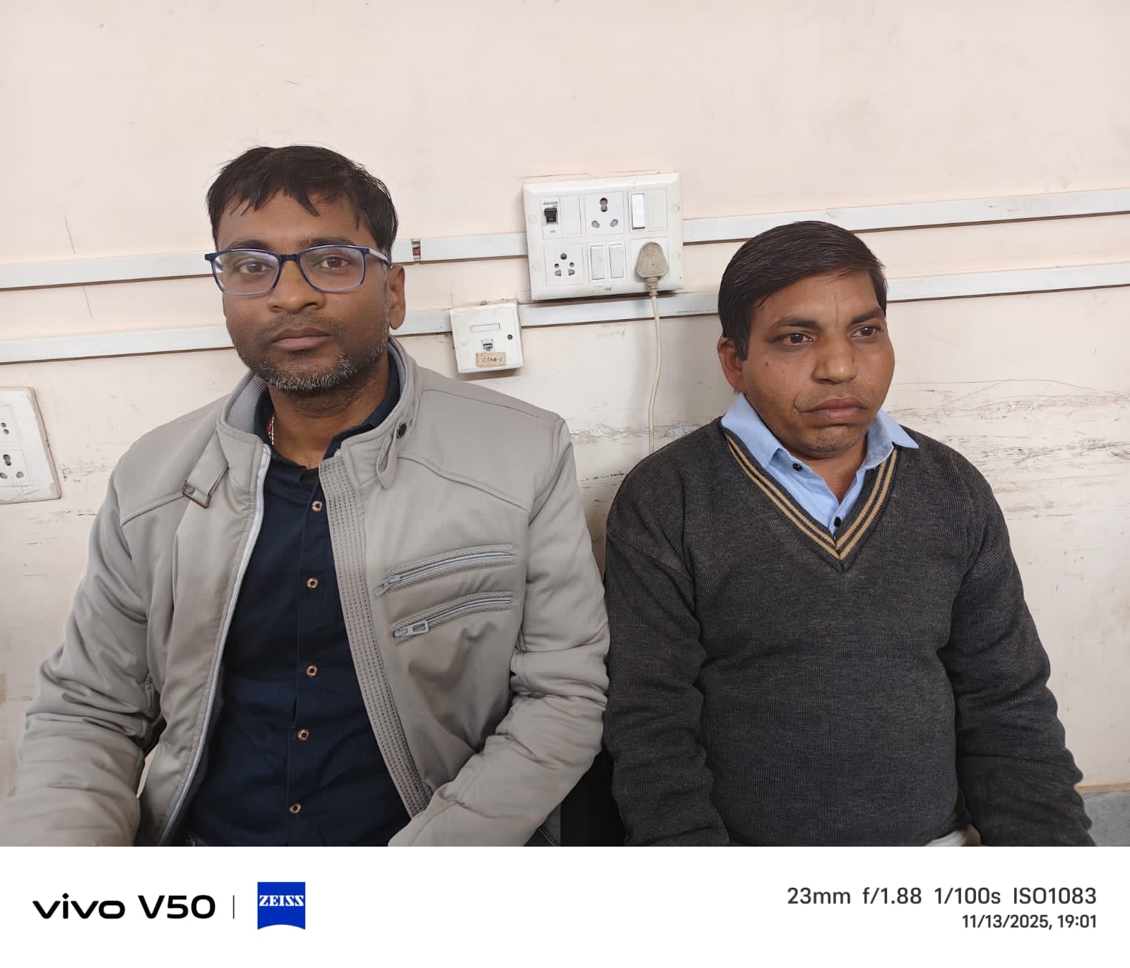 लोकायुक्त ने जूनियर इंजीनियर और कम्प्यूटर आपरेटर को रिश्वत लेते रंगे हाथ पकड़ा लोकायुक्त ने जूनियर इंजीनियर और कम्प्यूटर आपरेटर को रिश्वत लेते रंगे हाथ पकड़ा