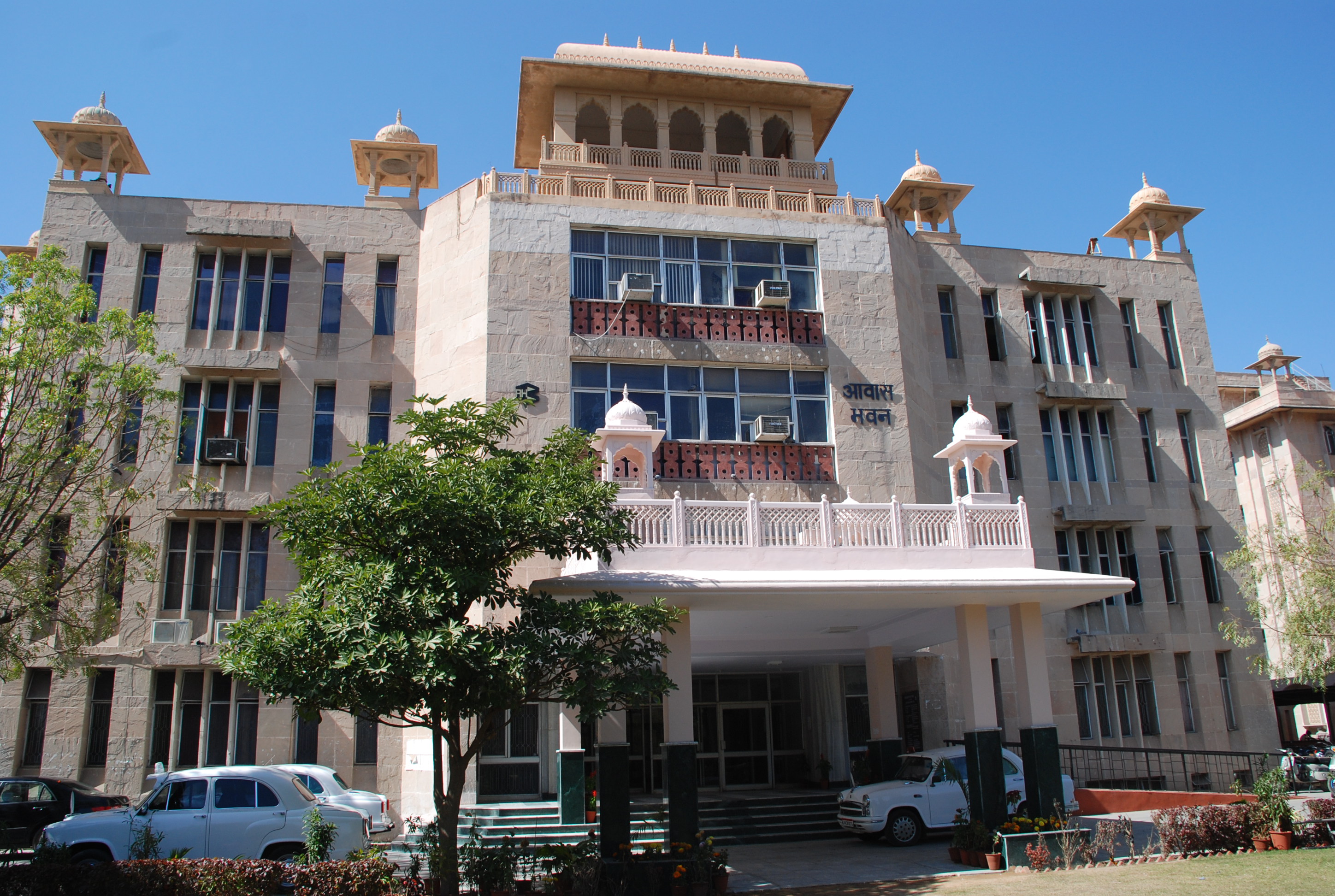 हाउसिंग बाेडर्