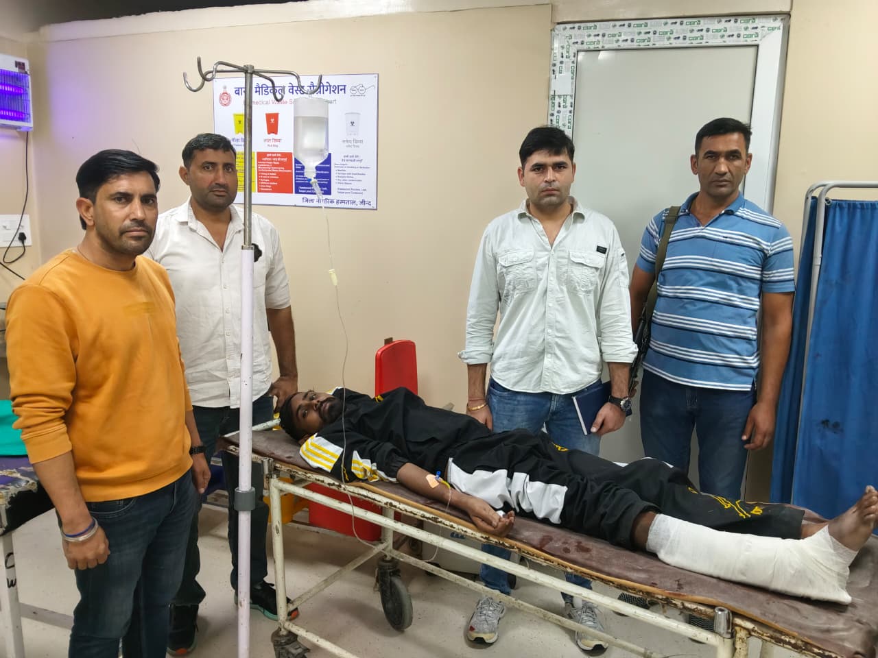 अस्पताल में उपचाराधीन गिरफ्तार किया गया आरोपित।