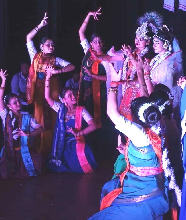 नाट्य मंचन