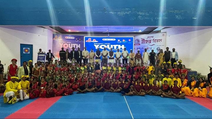 मंडलाः जिला स्तरीय युवा महोत्सव में कबड्डी मेट का उद्घाटन मंडलाः जिला स्तरीय युवा महोत्सव में कबड्डी मेट का उद्घाटन