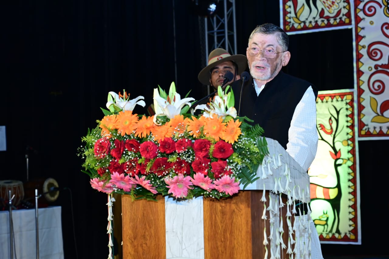 कार्यक्रम को संबोधित करते हुए राज्यपाल