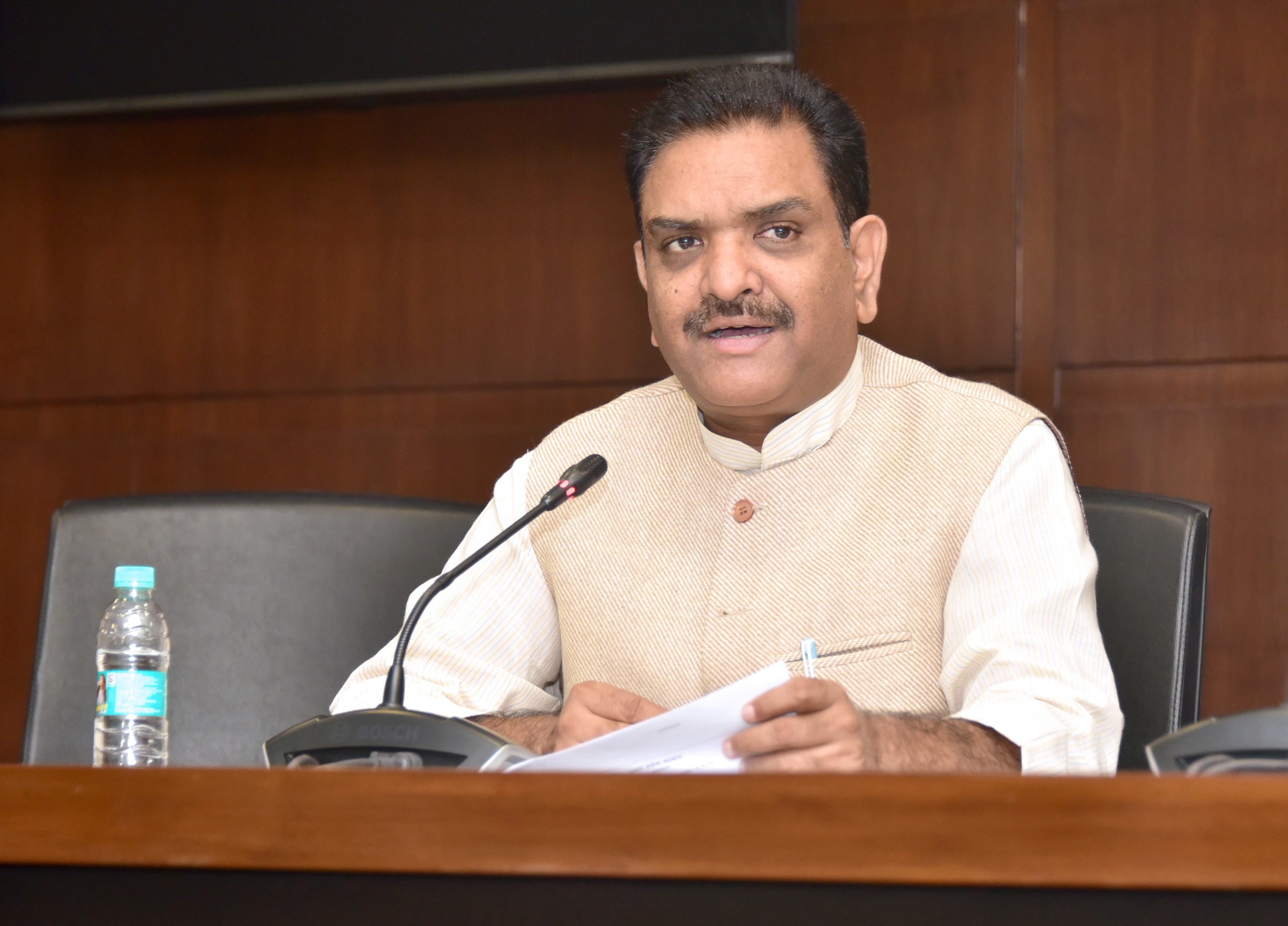 समाज कल्याण विभाग के राज्यमंत्री (स्वतंत्र प्रभार) असीम अरुण समाज कल्याण विभाग के राज्यमंत्री (स्वतंत्र प्रभार) असीम अरुण