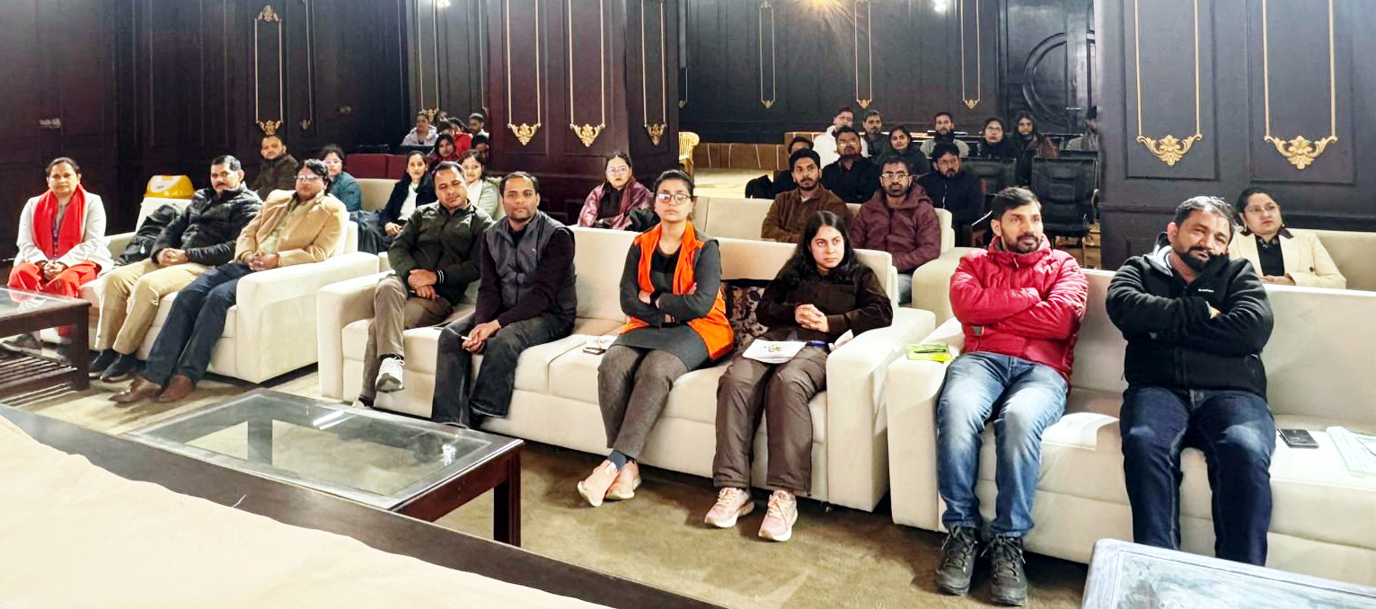 कार्यक्रम में उपस्थित प्रतिभागी. कार्यक्रम में उपस्थित प्रतिभागी.