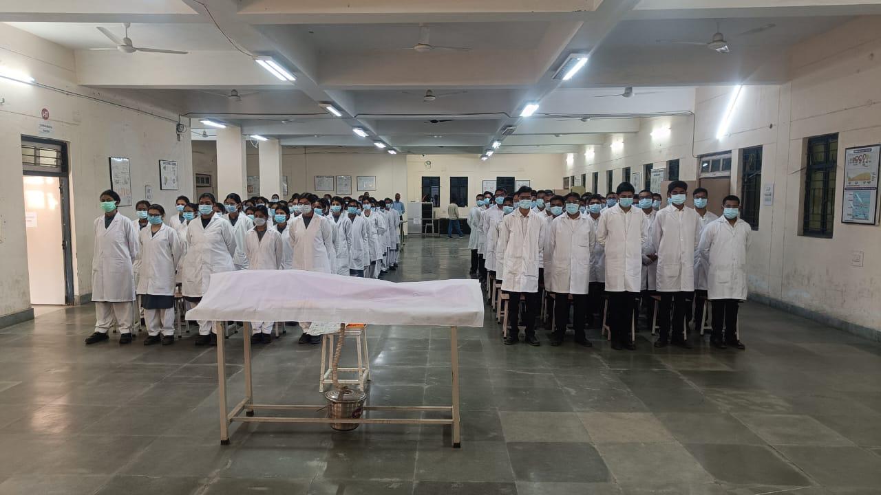 स्व. बिसाहू दास महंत स्मृति चिकित्सा महाविद्यालय में कैडेवरिक ओथ समारोह संपन्न