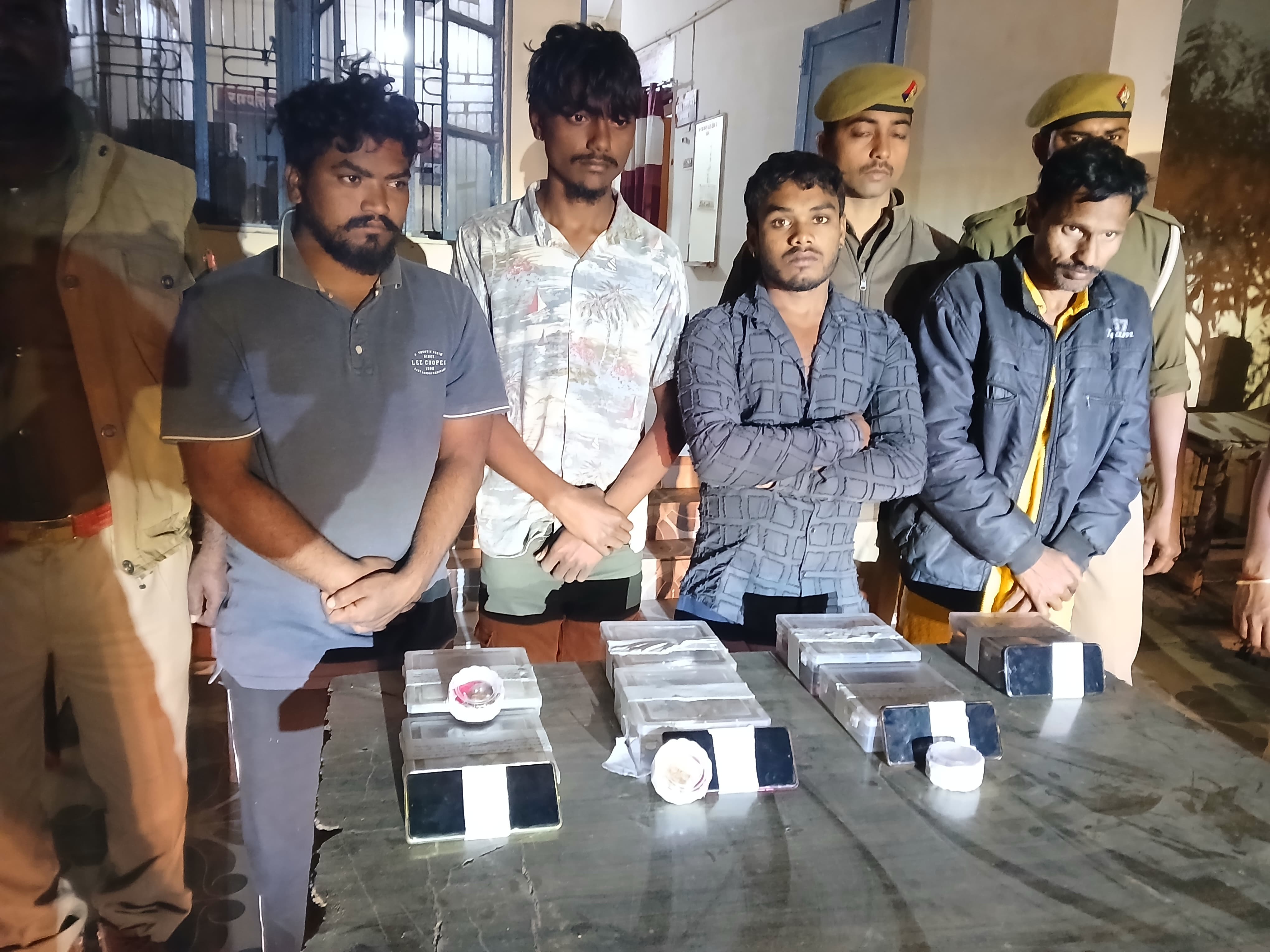 पकड़े गए अभियुक्त