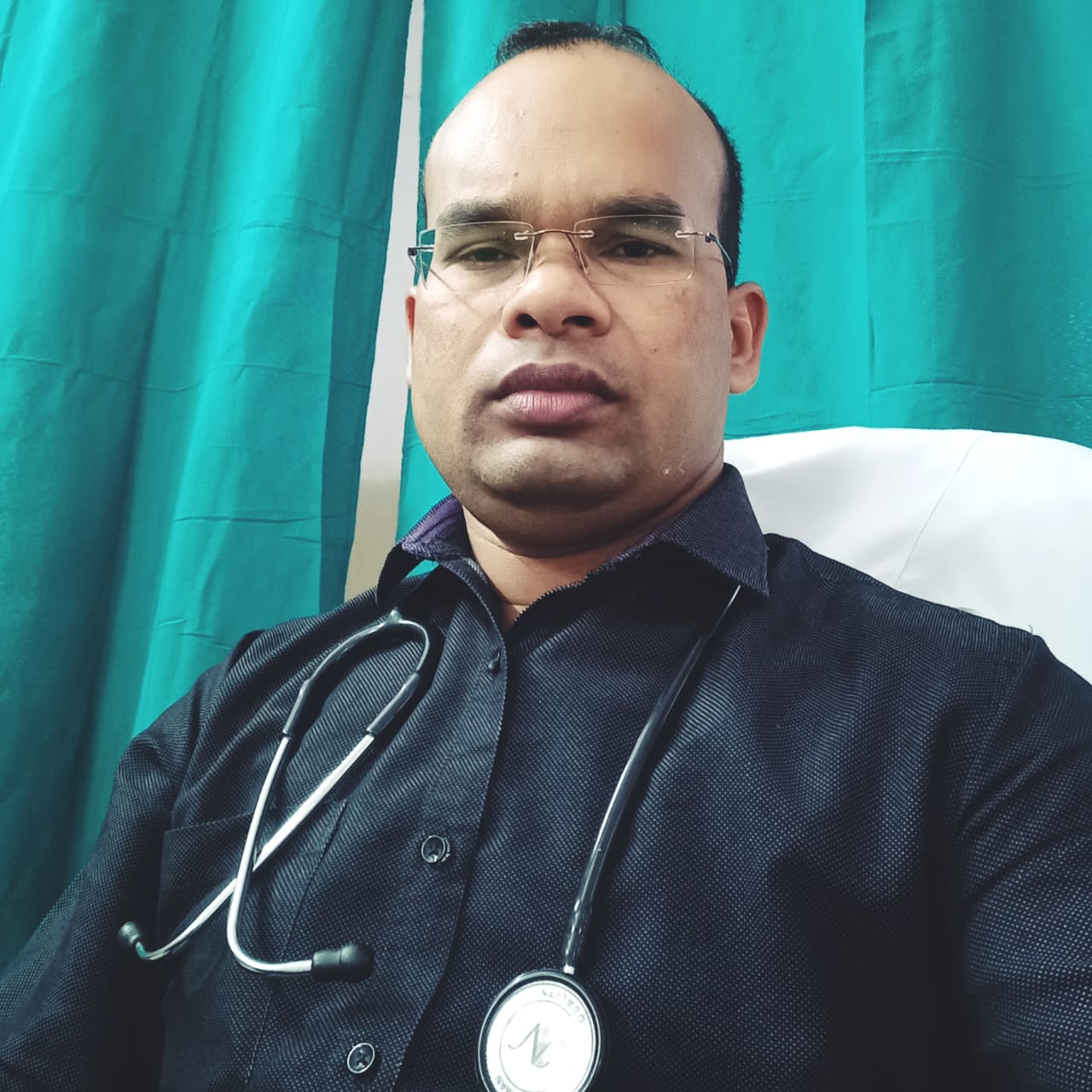 नेत्र सर्जन डॉ. जनक सारीवान