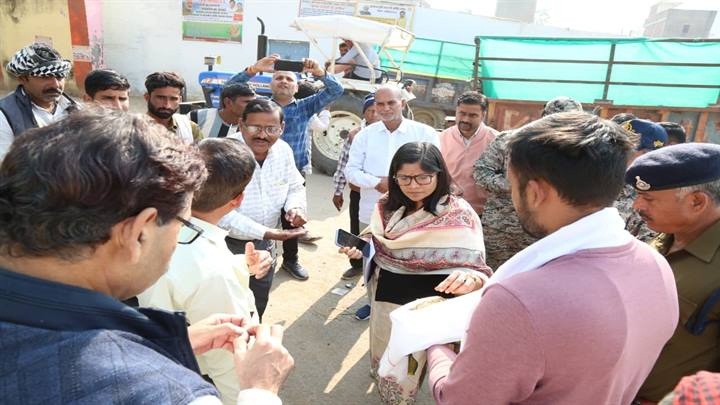 कलेक्टर ने किया कृषि उपज मंडी लश्कर का औचक निरीक्षण