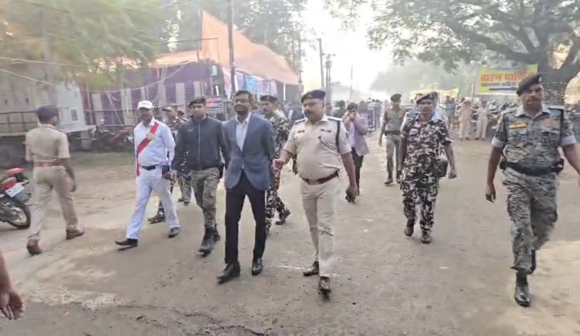 अररिया फोटो:डीएम एसपी मतगणना स्थल पर