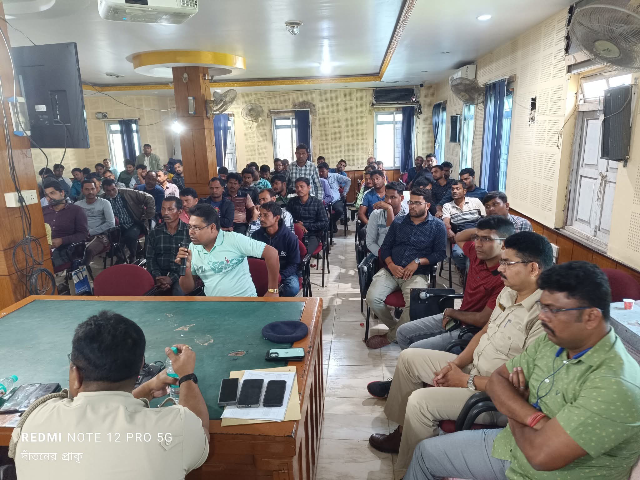 दांतन में ट्रैक्टर–हार्वेस्टर मालिकों के साथ पुलिस–प्रशासन की बैठक दांतन में ट्रैक्टर–हार्वेस्टर मालिकों के साथ पुलिस–प्रशासन की बैठक