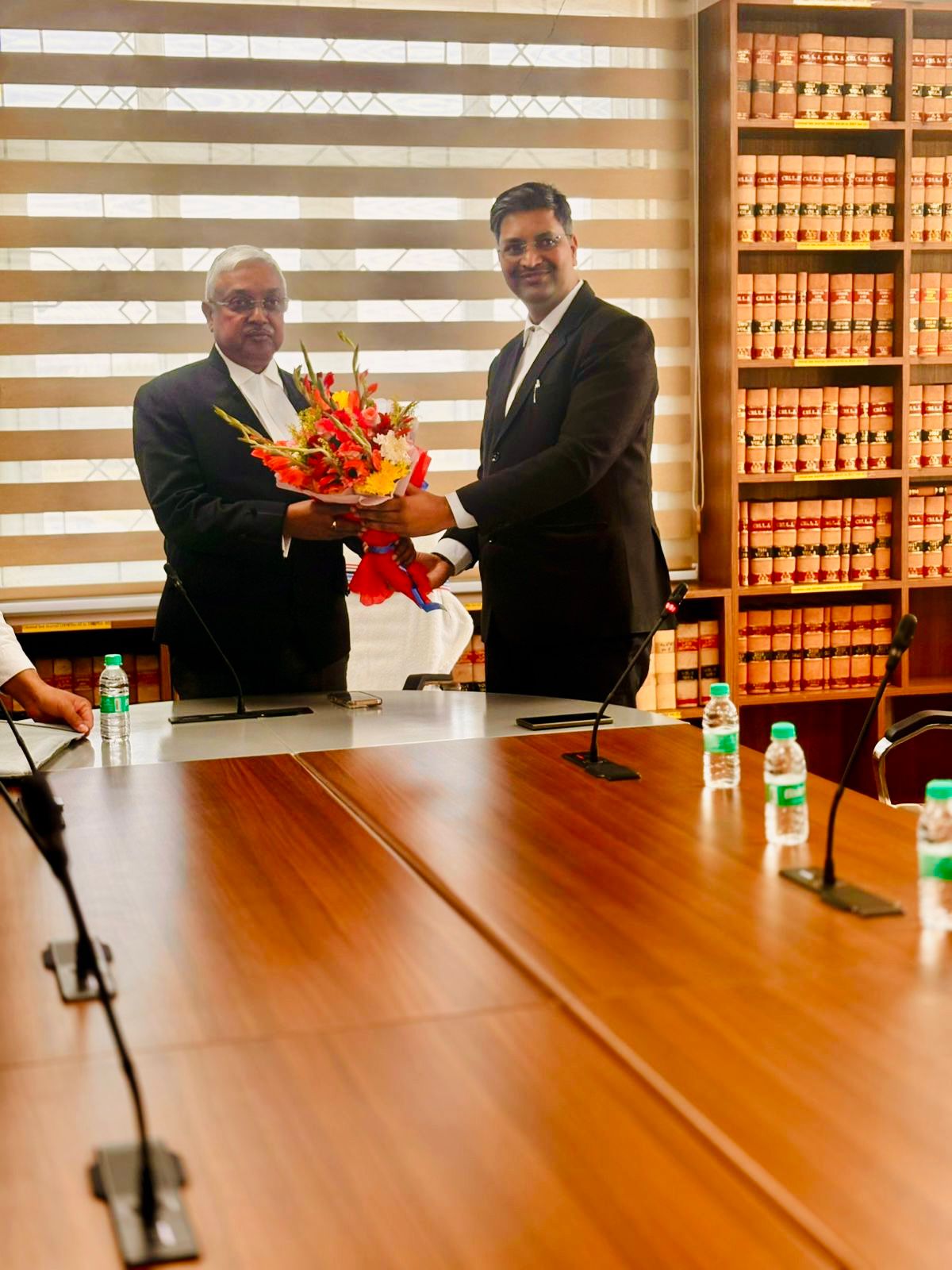 महाधिवक्ता राजीव रंजन और अपर महाधिवक्ता आशुतोष