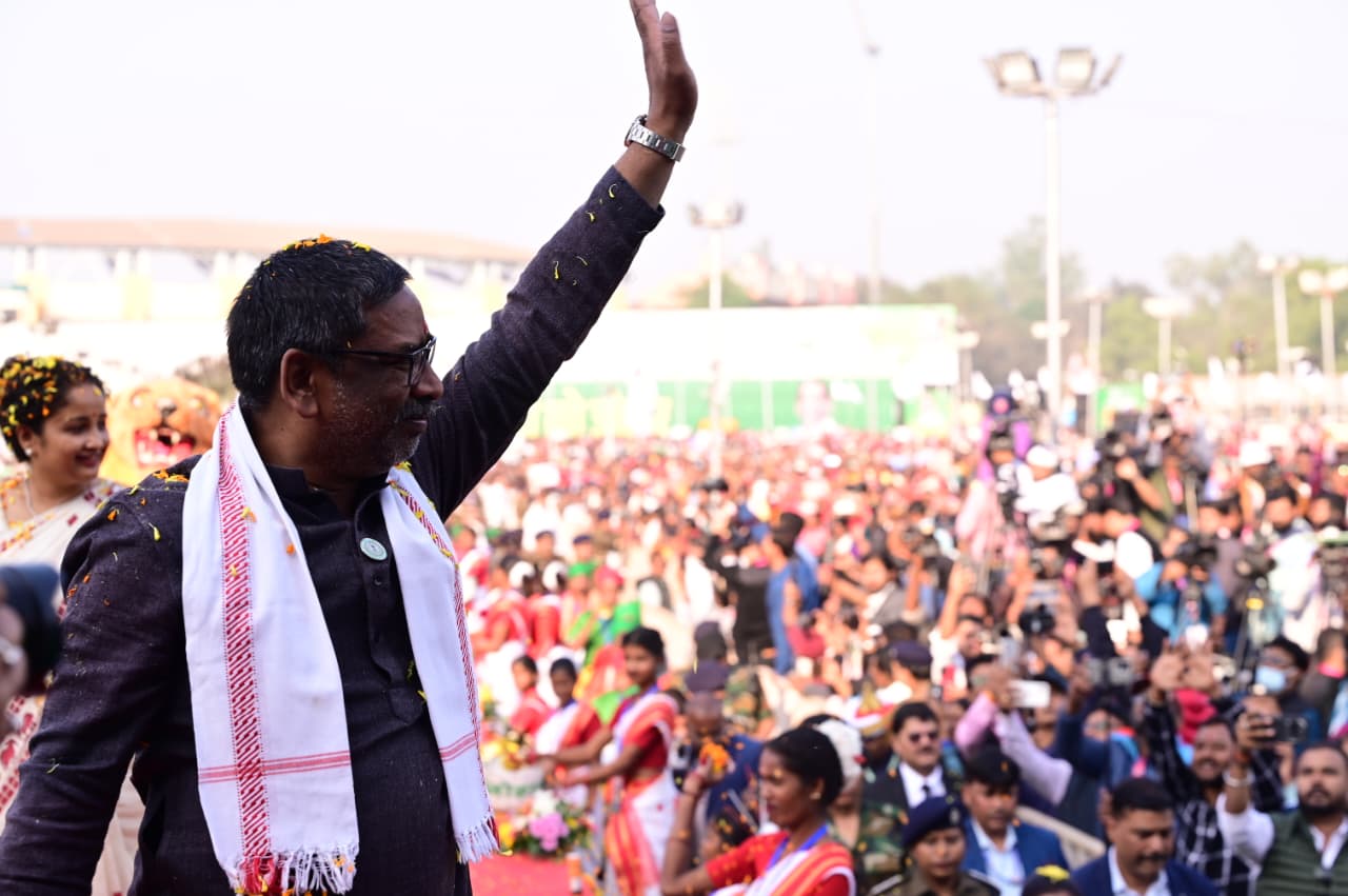 मुख्यमंत्री सहित अन्य