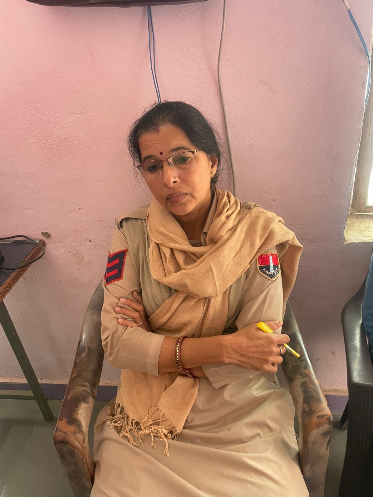 महिला पुलिस हेड कांस्टेबल बीस हजार रुपये की रिश्वत लेते  गिरफ्तार