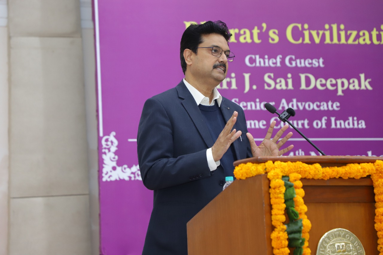 दिल्ली विश्वविद्यालय के कुलपति प्रो. योगेश सिंह सेमिनार में।