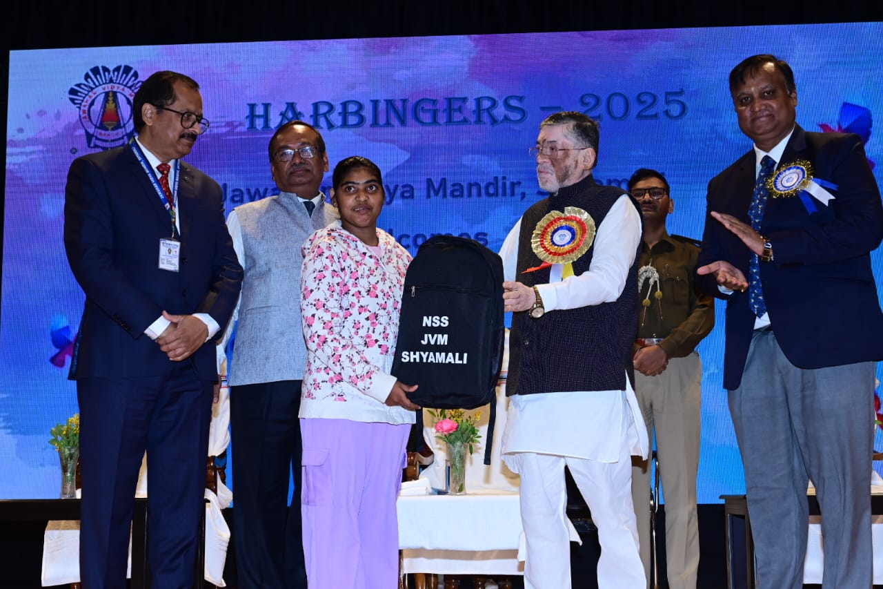 राज्यपाल की सहित अन्य राज्यपाल की सहित अन्य