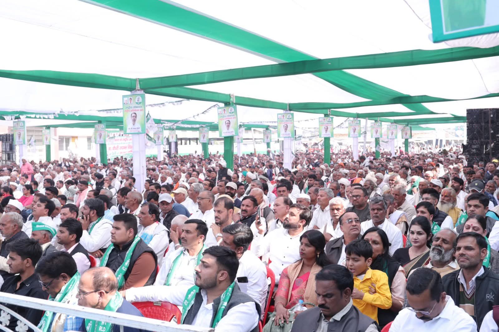 राष्ट्रीय अधिवेशन में आए प्रदेशभर से सदस्य एवं कार्यकार्तागण। राष्ट्रीय अधिवेशन में आए प्रदेशभर से सदस्य एवं कार्यकार्तागण।