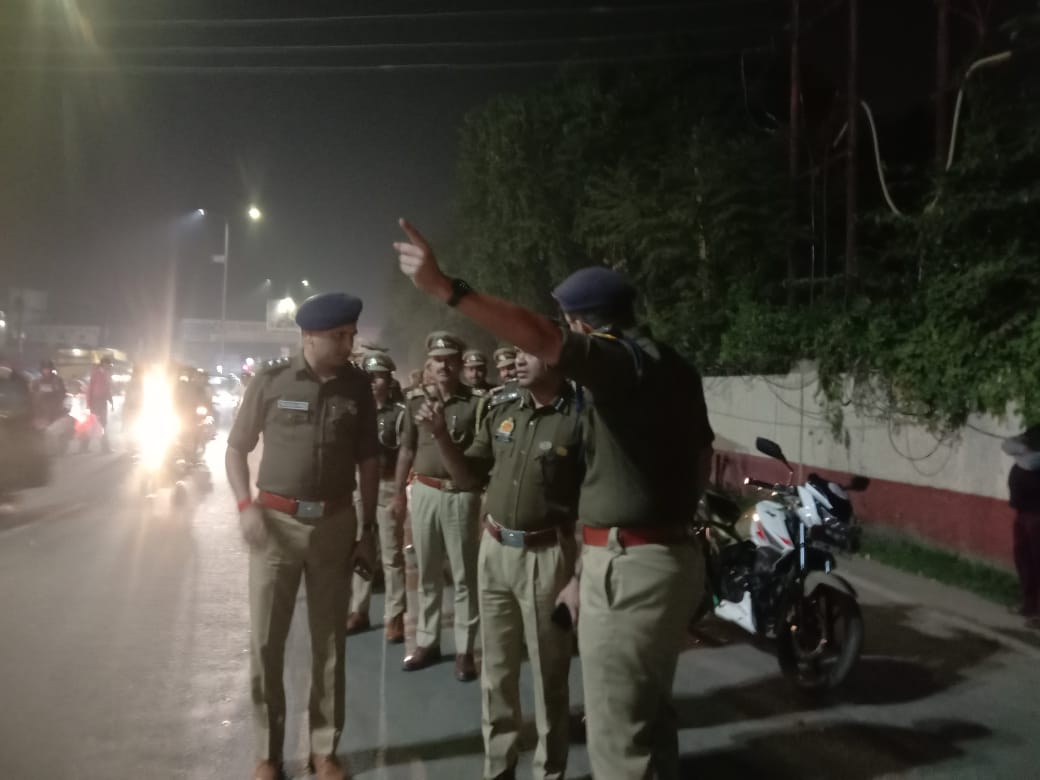 डीआईजी ने किया शहर का पैदल निरीक्षण, जाम को लेकर दिए कड़े निर्देश*
