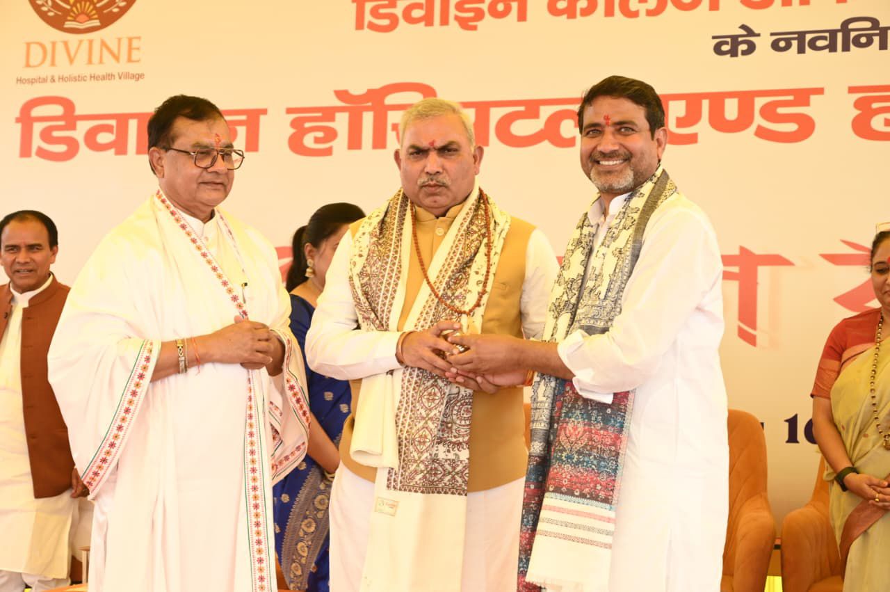 शिव प्रकाश जी का स्वागत करते हो शिव प्रकाश जी का स्वागत करते हो