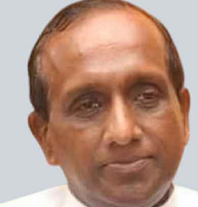 श्रीलंका के दक्षिणी प्रांत के गवर्नर बंदुला हरिश्चंद्र। फाइल फोटो - डेली न्यूज श्रीलंका के दक्षिणी प्रांत के गवर्नर बंदुला हरिश्चंद्र। फाइल फोटो - डेली न्यूज