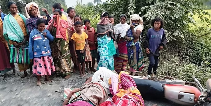 दुर्घटनाग्रस्त मृतक बाईक सवार महिला दुर्घटनाग्रस्त मृतक बाईक सवार महिला