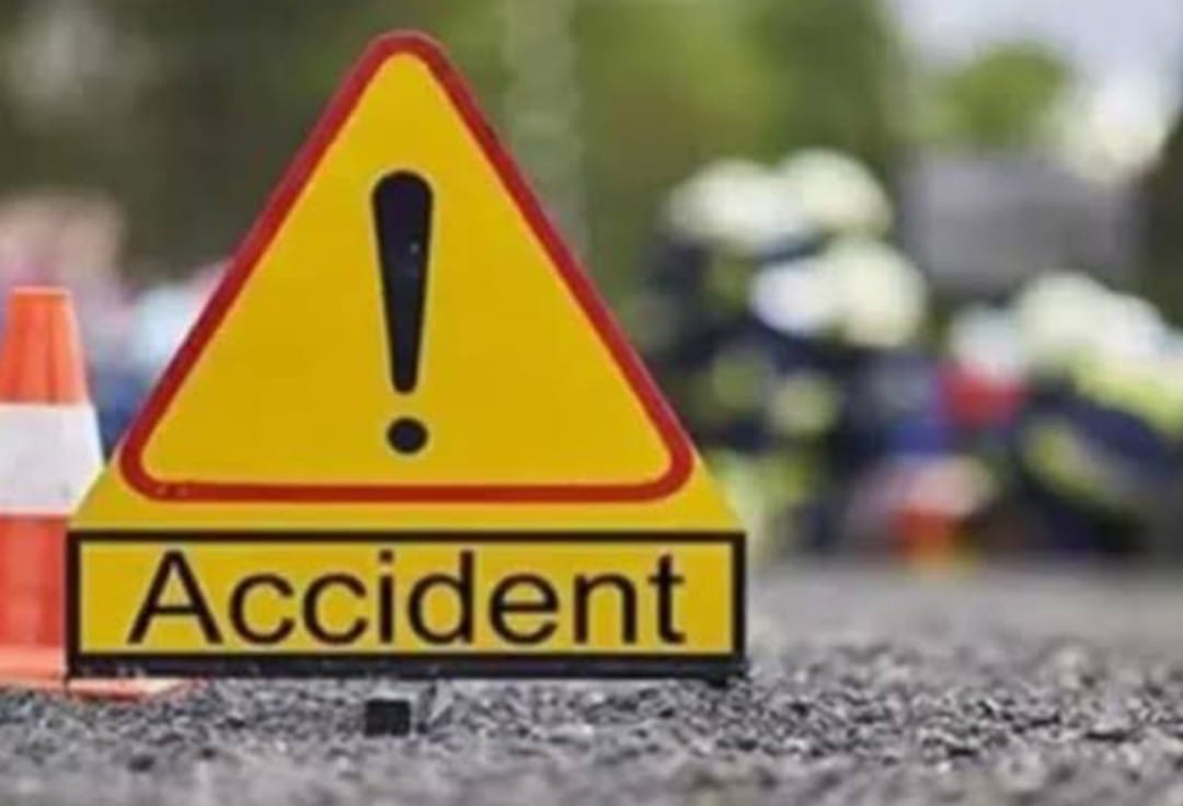 तेज रफ्तार डंपर ने चाची भतीजे को रौंदा, झांसी में दोनों की मौत