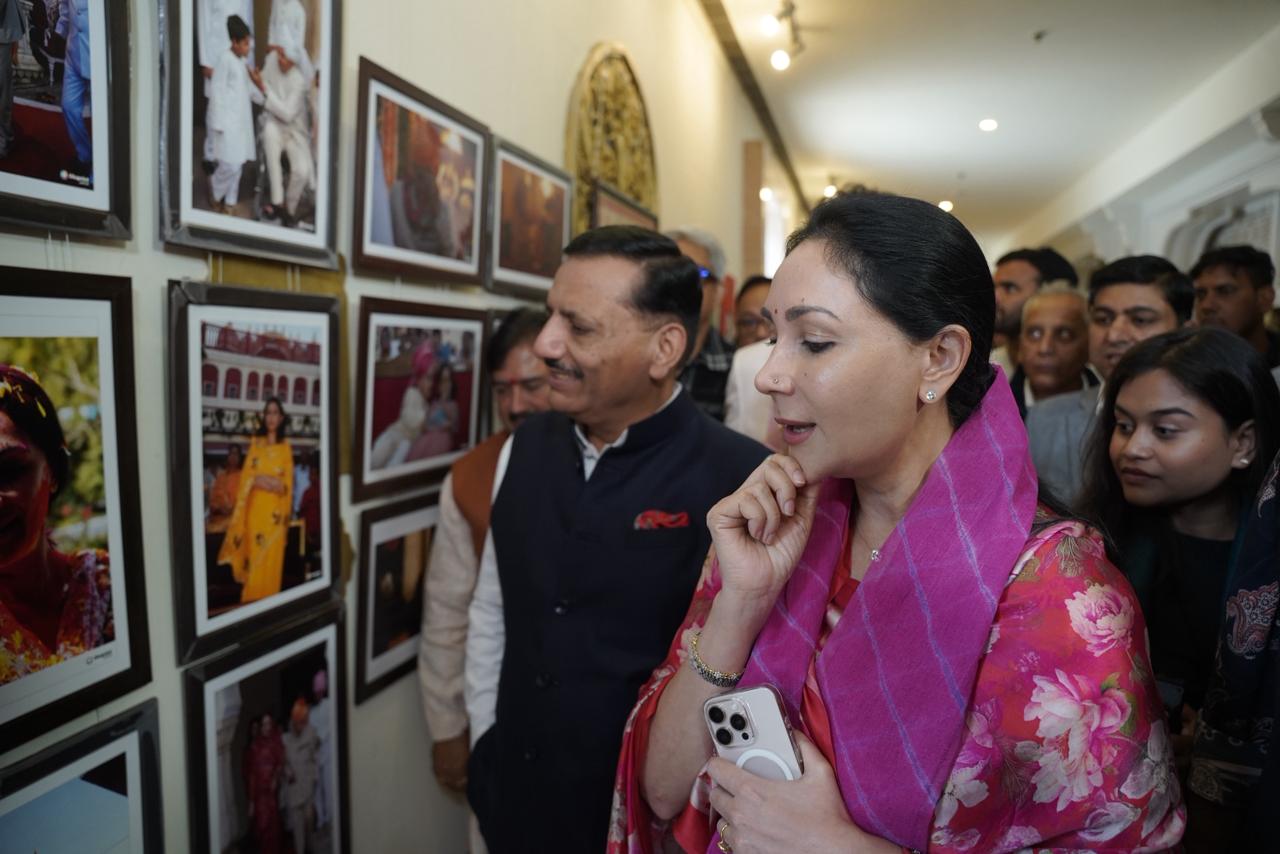 जयपुर हेरिटेज फोटो व पेंटिंग एग्जीबिशन का डिप्टी सीएम दीया कुमारी ने किया उद्घाटन