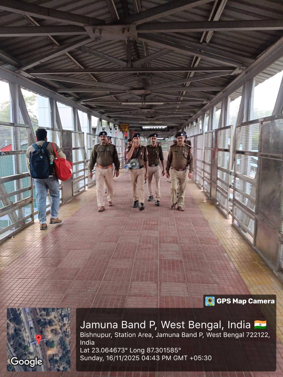 बिष्णुपुर स्टेशन आरपीएफ की सघन जांच बिष्णुपुर स्टेशन आरपीएफ की सघन जांच