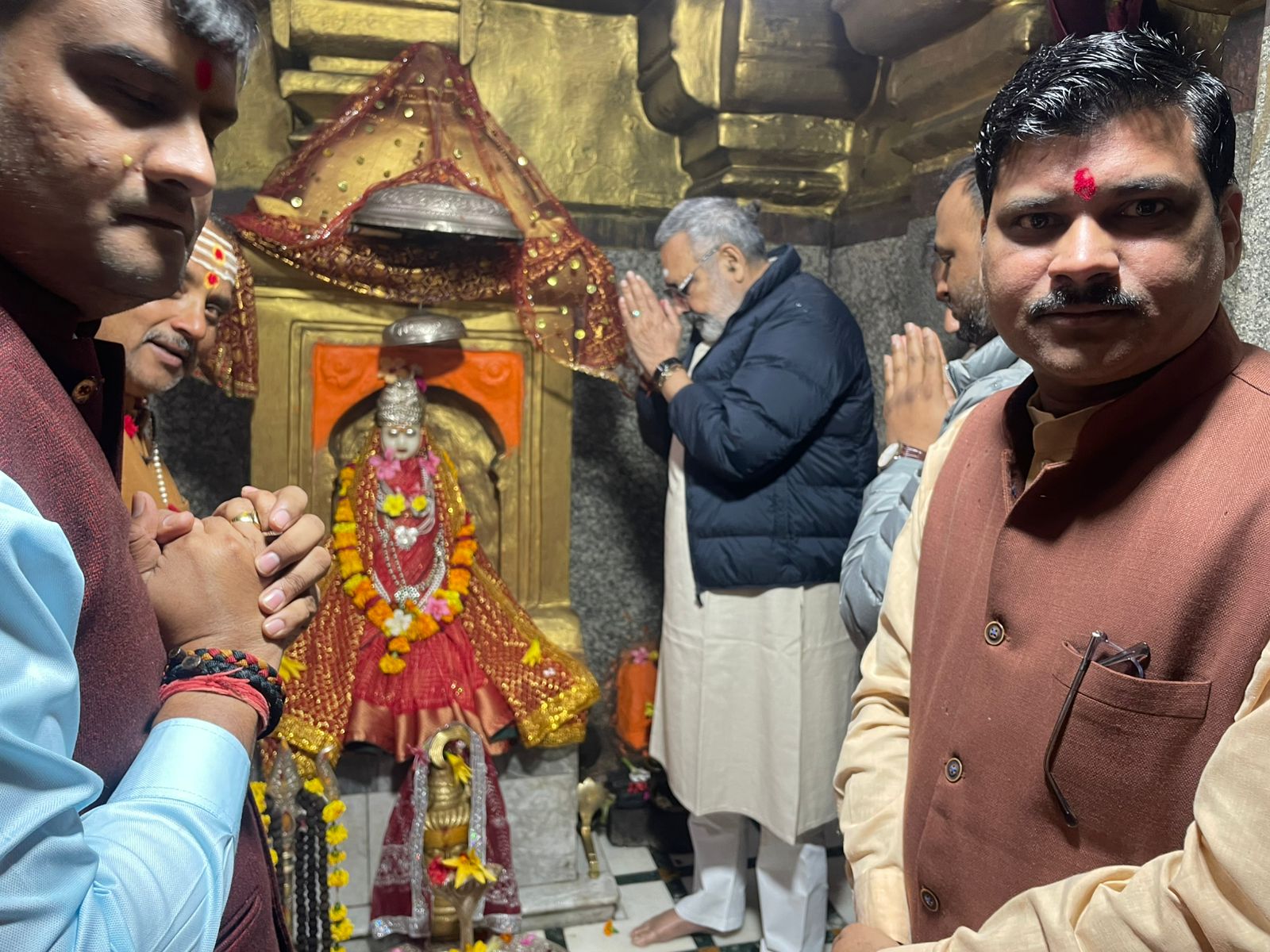 मंत्री गिरिराज सिंह नर्मदा शक्तिपीठ में पूजन करते हुए मंत्री गिरिराज सिंह नर्मदा शक्तिपीठ में पूजन करते हुए