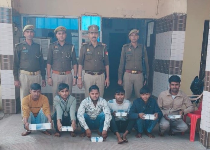 पुलिस की कस्टडी में आराेपित