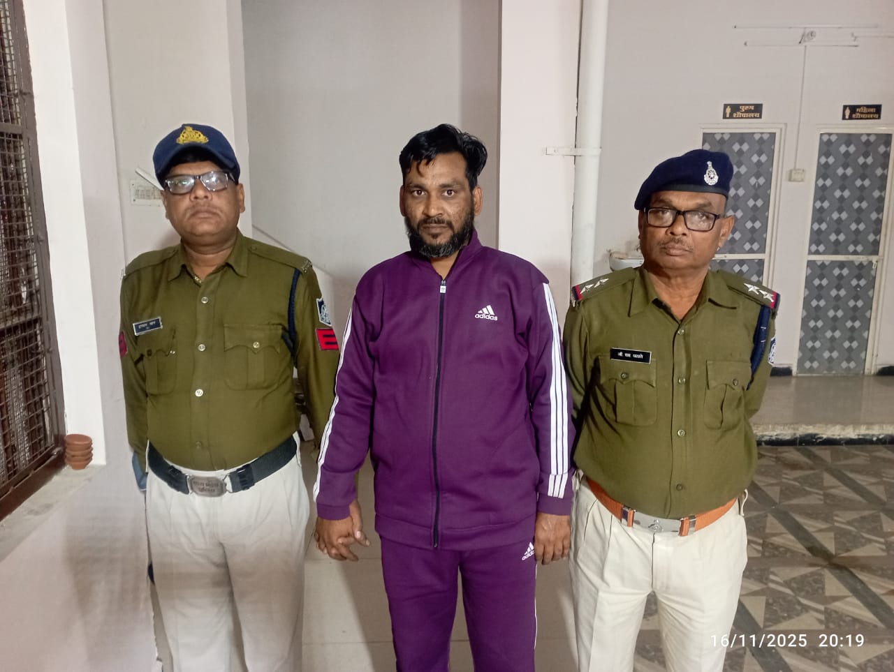 85 हजार का एमडी ड्रग्स जब्त, पूछताछ जारी 85 हजार का एमडी ड्रग्स जब्त, पूछताछ जारी