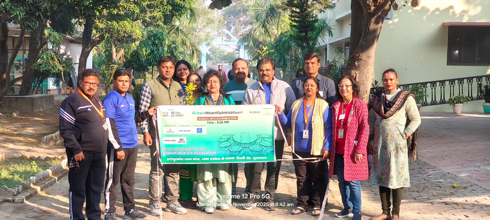 हार्टफुलनेस मेडिटेशन सेंटर द्वारा ग्रीन कान्हा रन के आयोजन के दौरान उपस्थित पदाधिकारी।