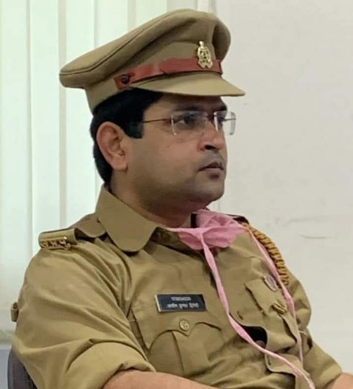 नौकरी से बर्खास्त किए गए इंस्पेक्टर आशीष द्विवेदी की फ़ाइल फोटो