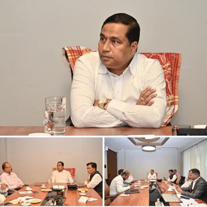 मंत्री जयंत मल्लबरुवा गुवाहाटी में पार्क व पार्किंग प्रबंधन की समीक्षा बैठक करते हुए।