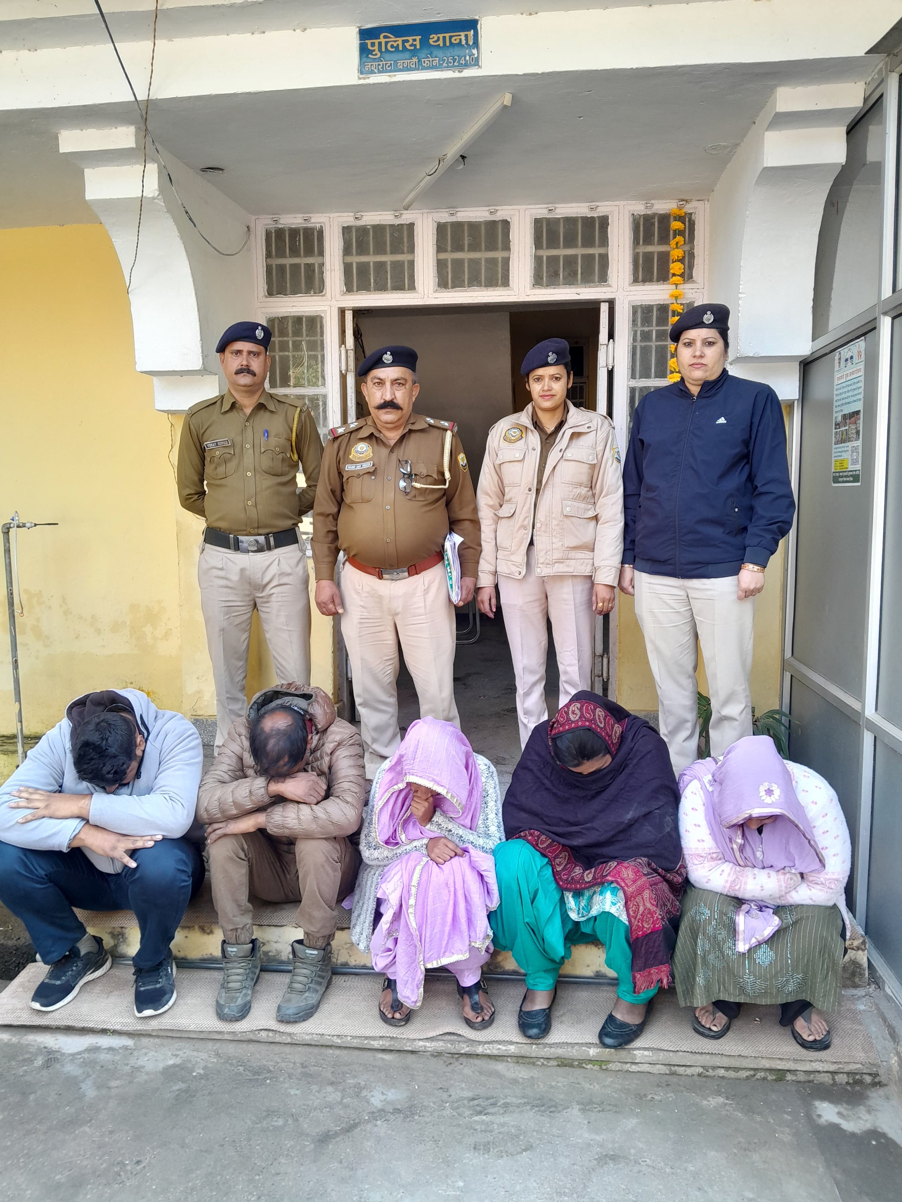 पकड़े गए आरोपी।