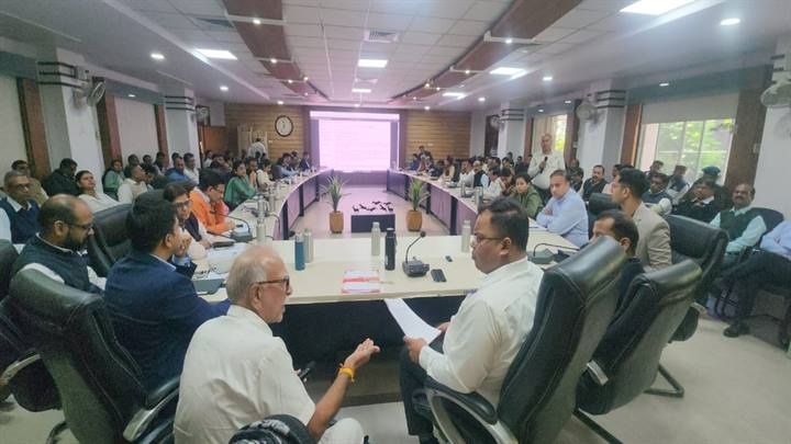 समय-सीमा पत्रों की समीक्षा बैठक