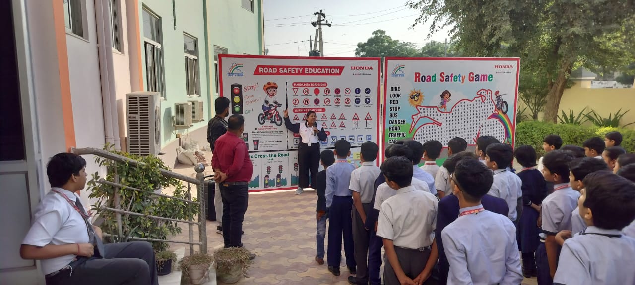 बीकानेर के युवाओं को रोड सेफ्टी की सीख, प्रभावी सड़क सुरक्षा जागरूकता अभियान आयोजित