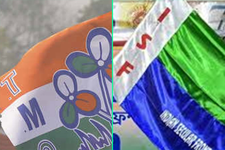 तृणमूल आईएसएफ संघर्ष