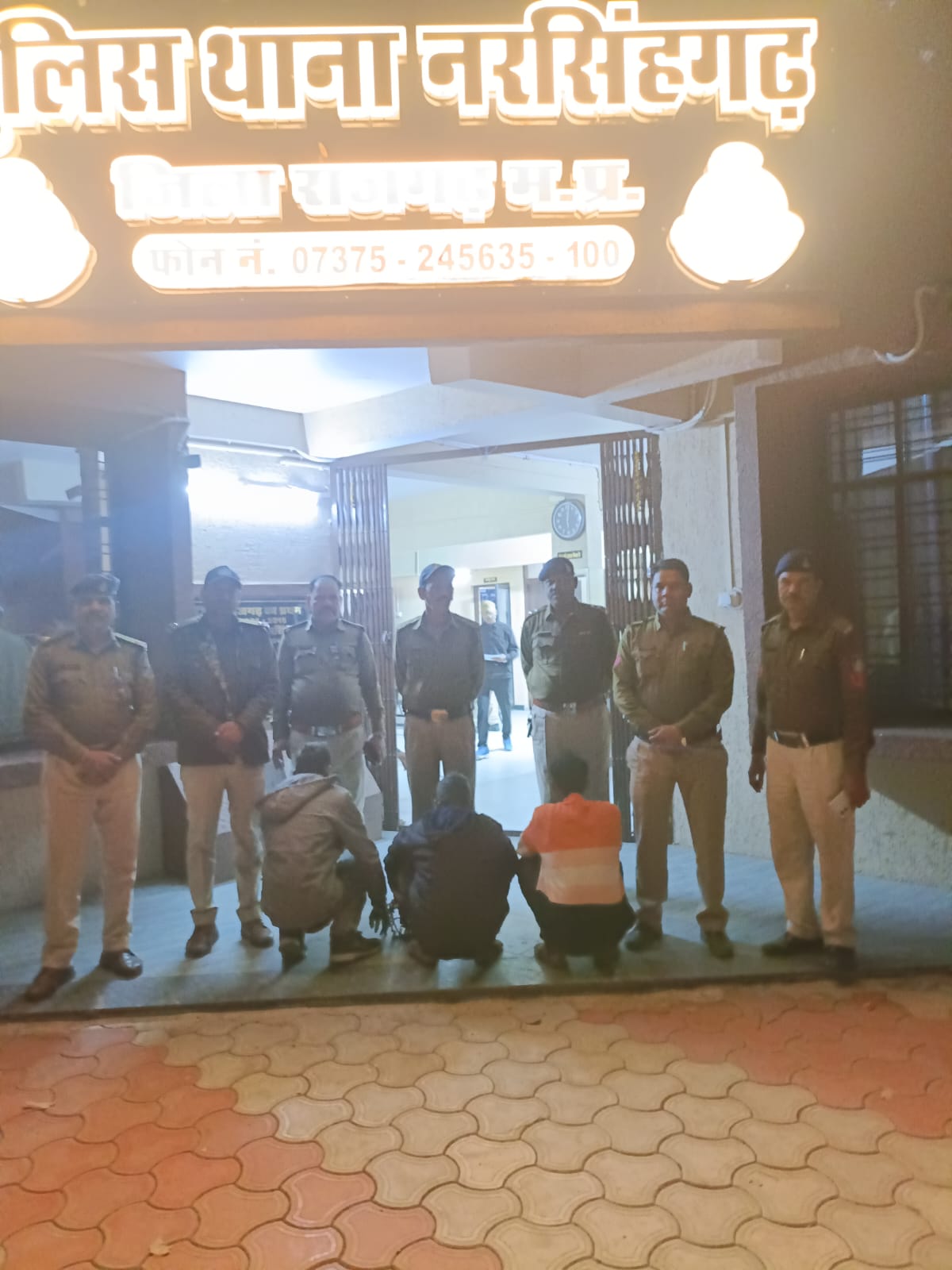 चोरियों के मामले में गिरोह के दो सदस्य पकड़ाए