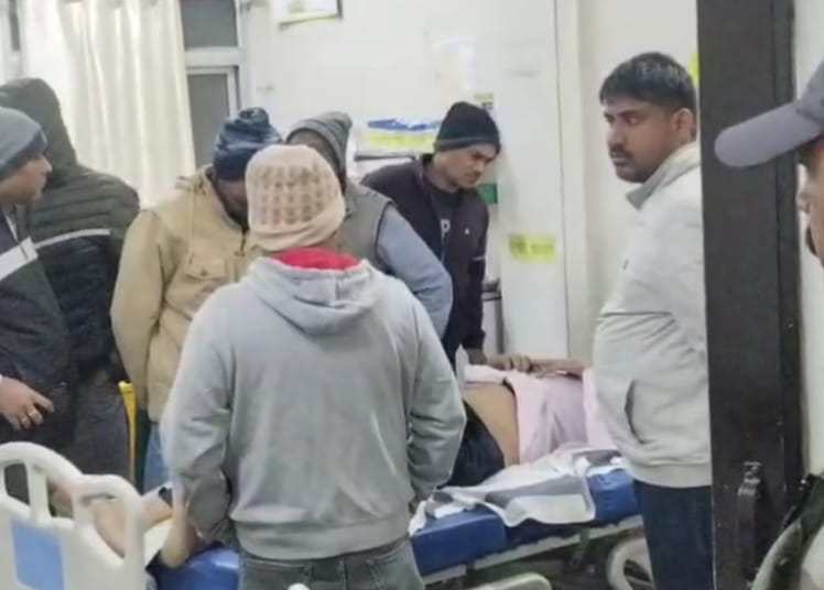 बांधवगढ़ एस डी एम के वाहन को स्कॉर्पियो वाहन ने मारी ठोकर एसडीएम घायल