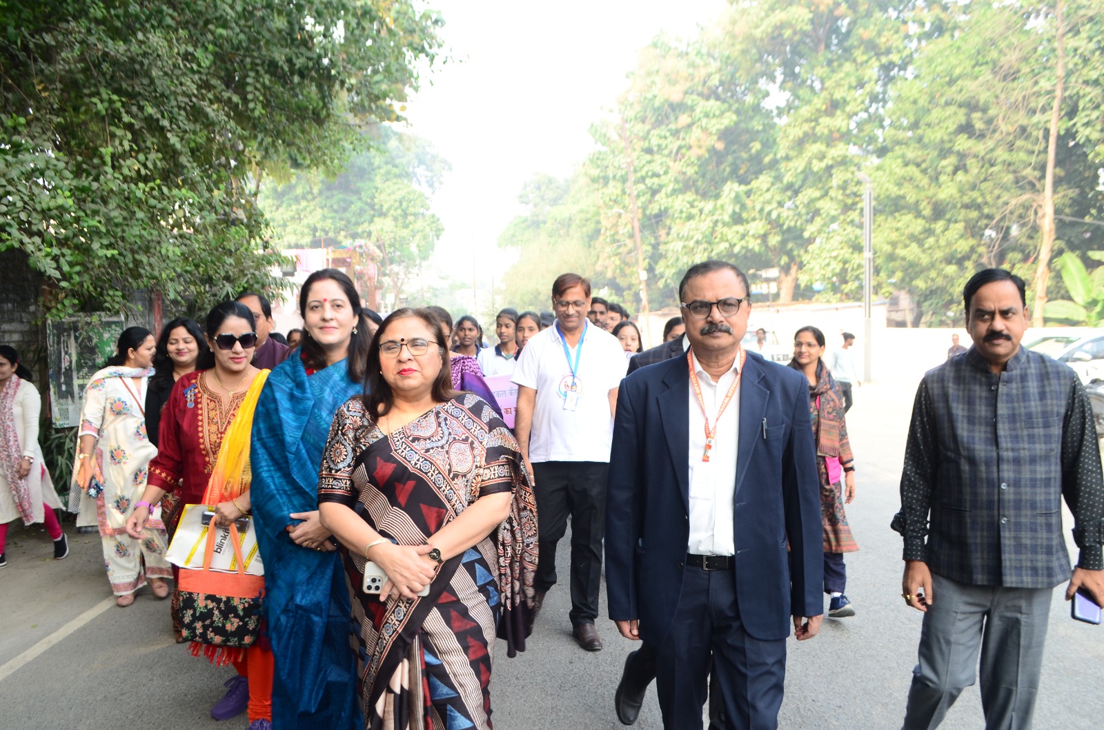 विश्व सर्वाइकल कैंसर उन्मूलन दिवस पर जागरूकता रैली और एच पी वी वायरस से बचाव टीकाकरण कार्यक्रम आयोजित*