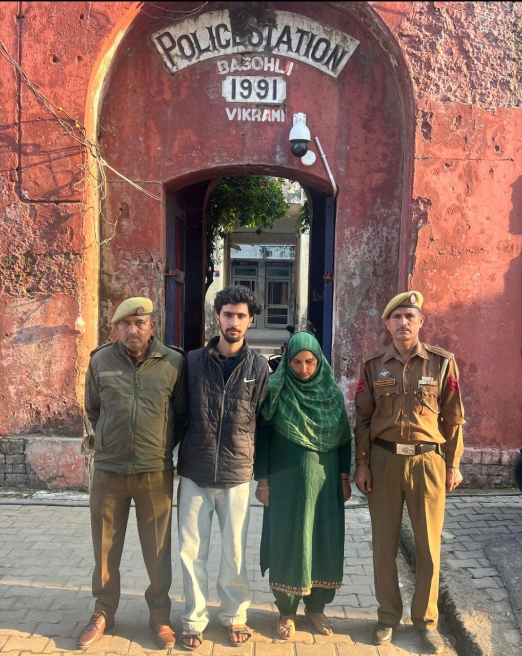 Basohli police reunited the missing boy with his family Basohli police reunited the missing boy with his family