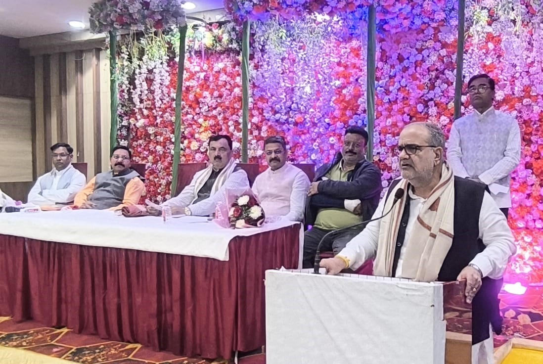 विशेष गहन पुनरीक्षण (एसआईआर) अभियान को लेकर भाजपा मुरादाबाद नगर विधानसभा की कार्यशाला काे संबाेधित करते  भाजपा प्रदेश अध्यक्ष  चौधरी भूपेंद्र सिंह